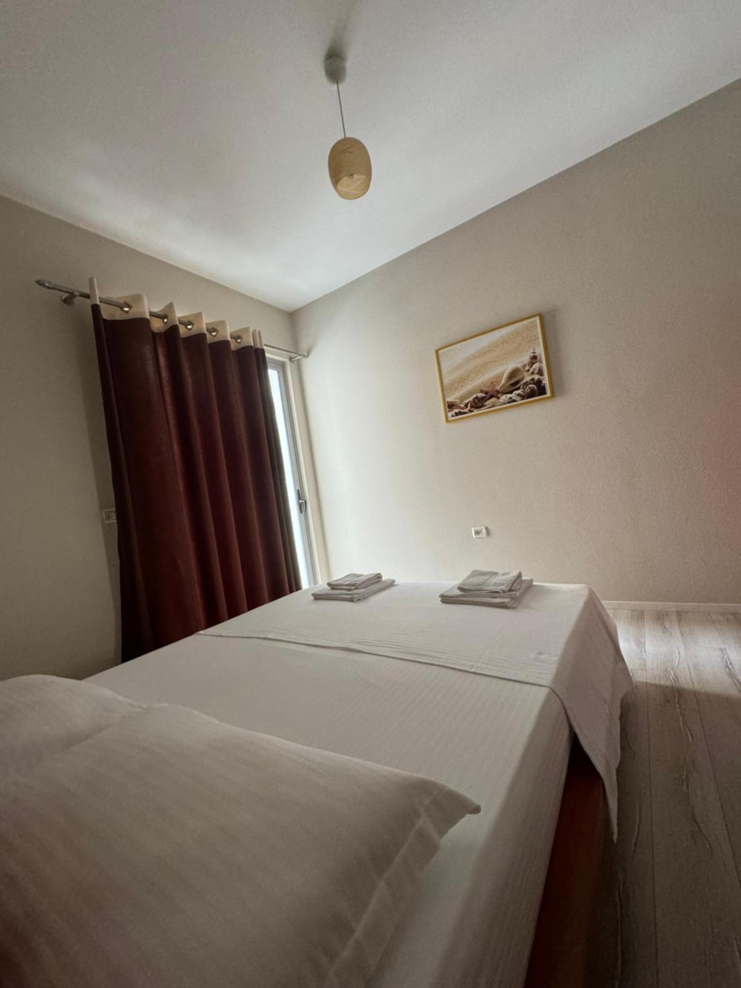 Violet'S Boutique Apartments ساراندا المظهر الخارجي الصورة
