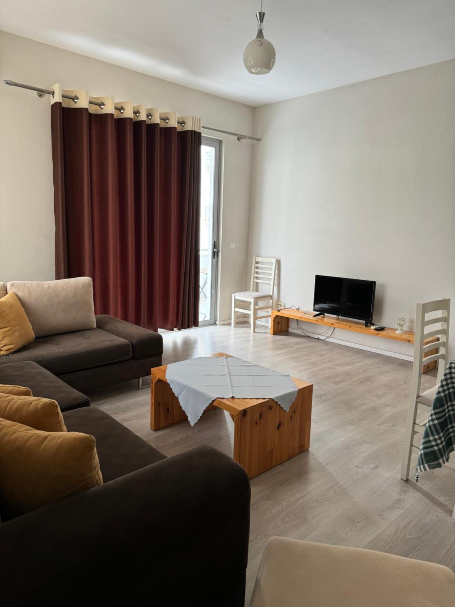 Violet'S Boutique Apartments ساراندا المظهر الخارجي الصورة