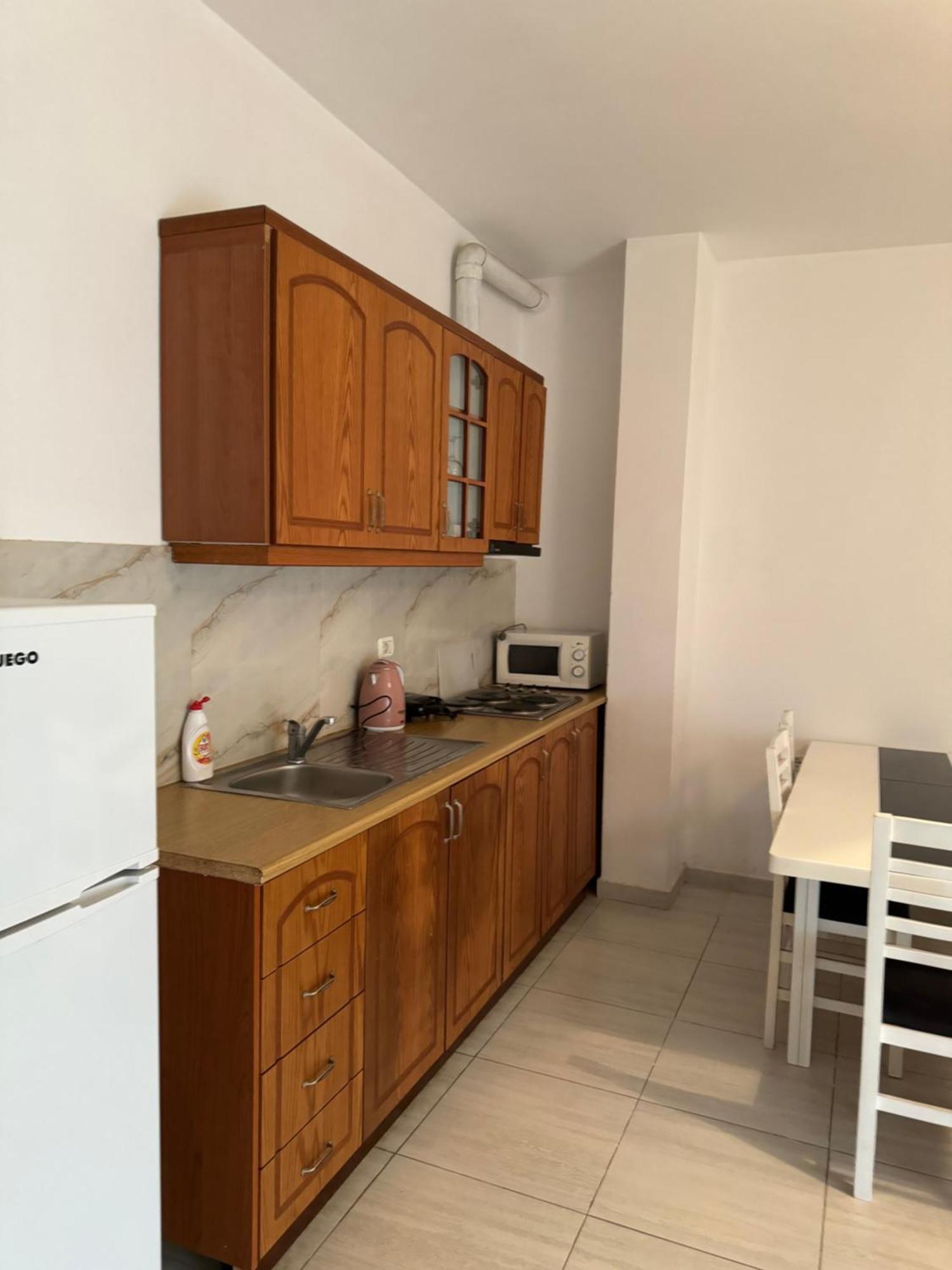 Violet'S Boutique Apartments ساراندا المظهر الخارجي الصورة