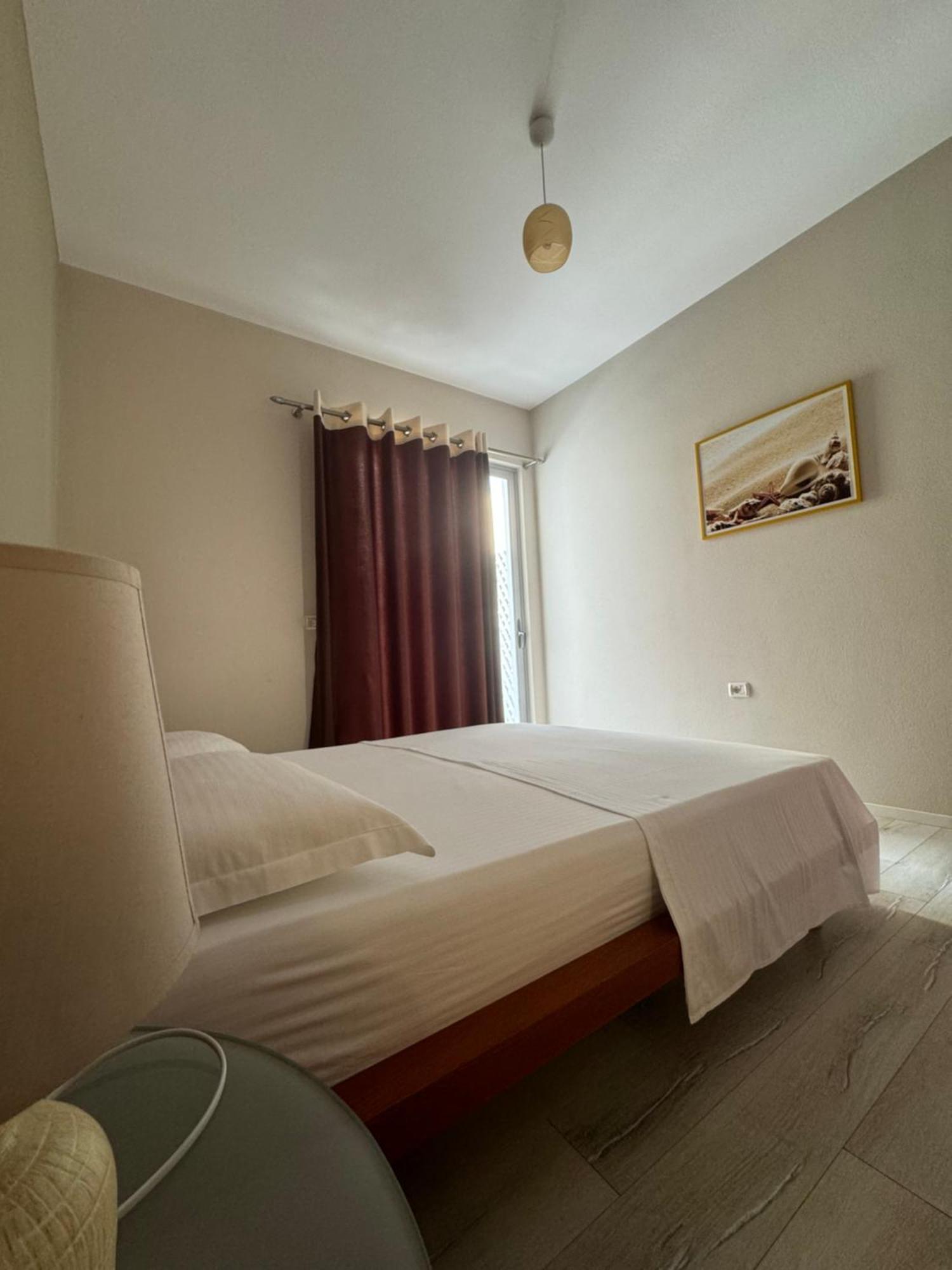Violet'S Boutique Apartments ساراندا المظهر الخارجي الصورة