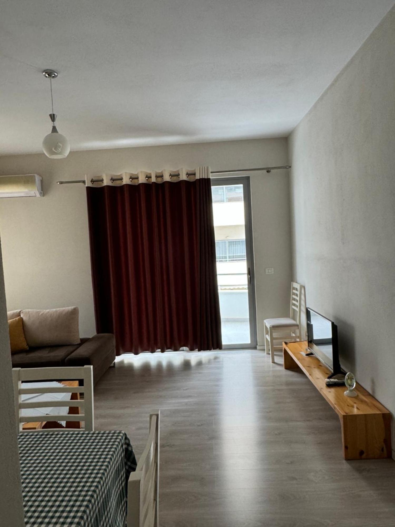 Violet'S Boutique Apartments ساراندا المظهر الخارجي الصورة