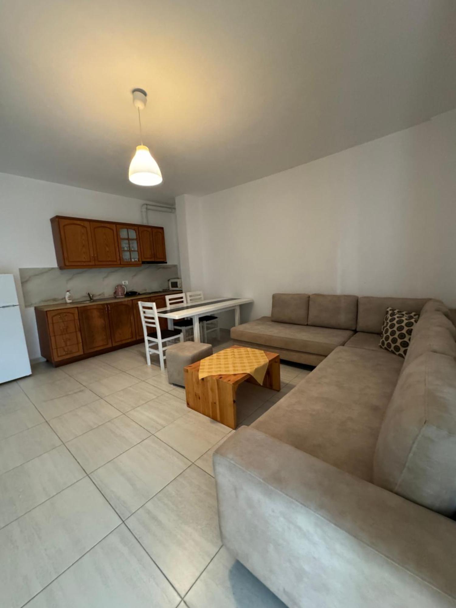 Violet'S Boutique Apartments ساراندا المظهر الخارجي الصورة
