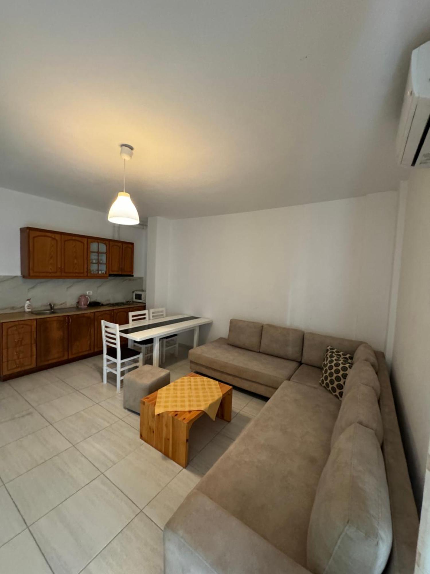 Violet'S Boutique Apartments ساراندا المظهر الخارجي الصورة